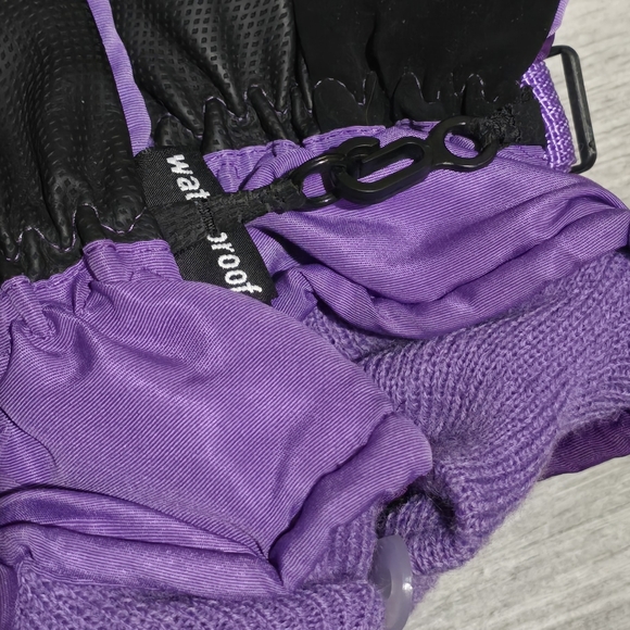 Purple Insulated Winter Gloves - Picture 5 of 6